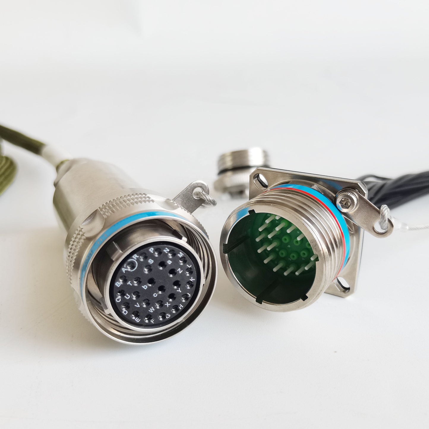 MIL-DTL-38999/26KE26B1N GJB599 /20KE26A1N Series Waterproof Connectors Plug Fiber Optic Cable Assembly