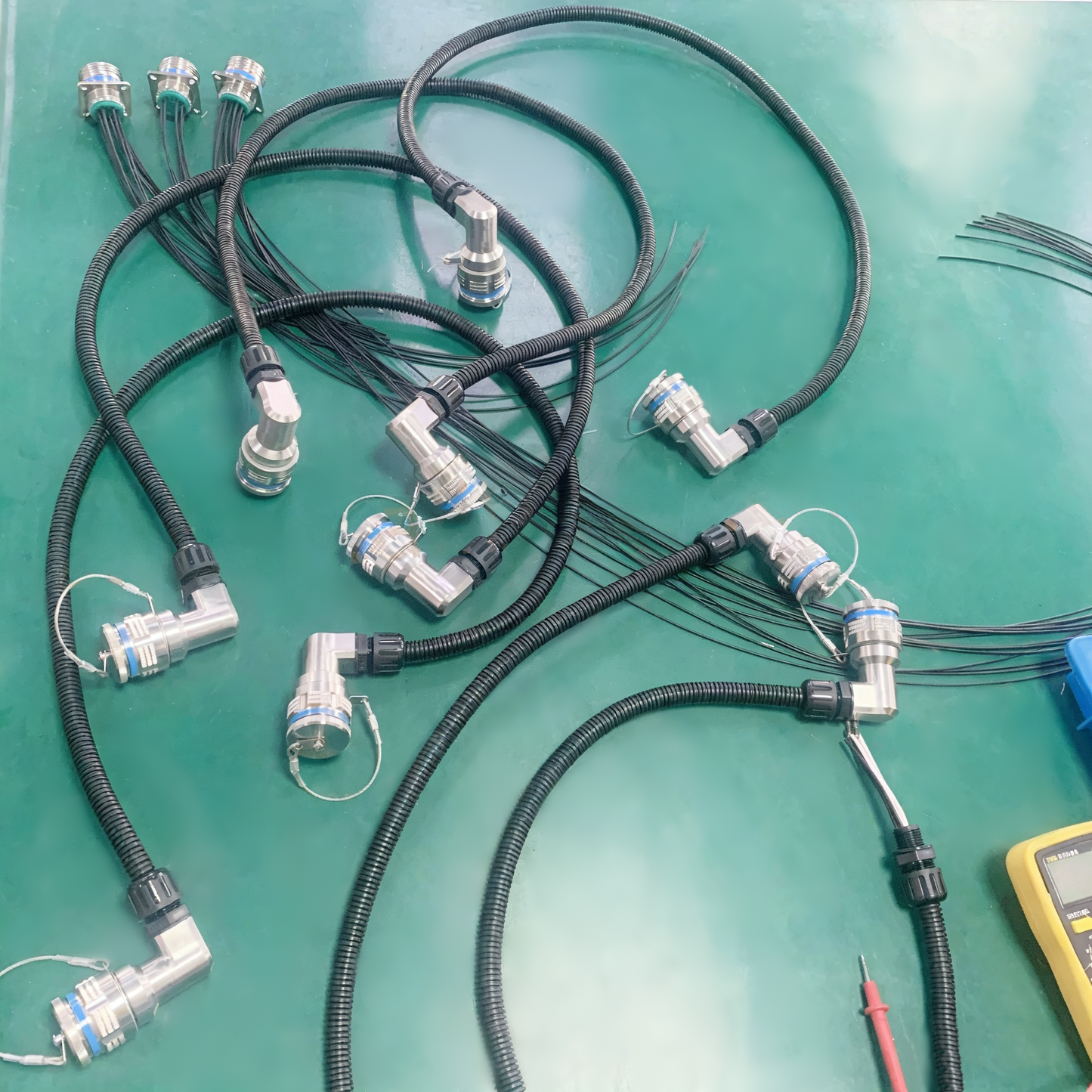D38999 6Cores single mode fiber cable Bent ends Plug and Socket J599/26KE06B1N -J599/26KE06B1N fiber optic cable Assembly
