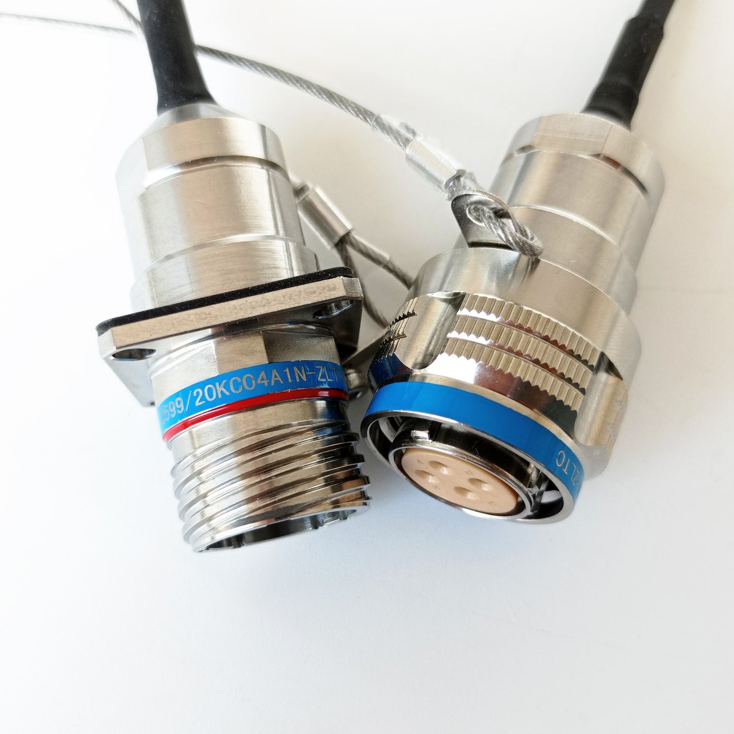 D38999/26KC04B1N GJB599 /20KC04A1N Series Standard Circular Underwater Connectors Plug Fiber Optic Cable Assembly